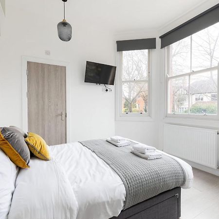 The Anson Hotel - Conveniently Located Sweet Space Near Transportation Stations Londra Esterno foto