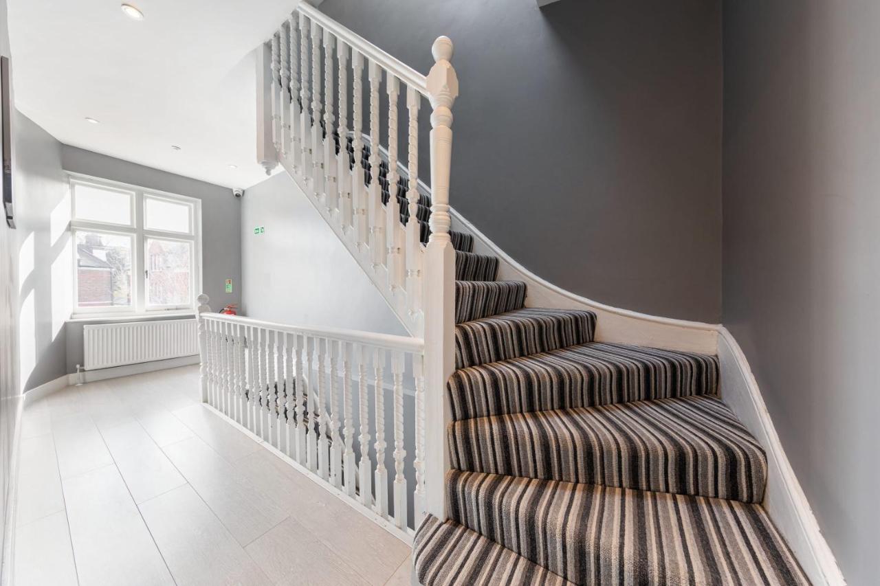 The Anson Hotel - Conveniently Located Sweet Space Near Transportation Stations Londra Esterno foto