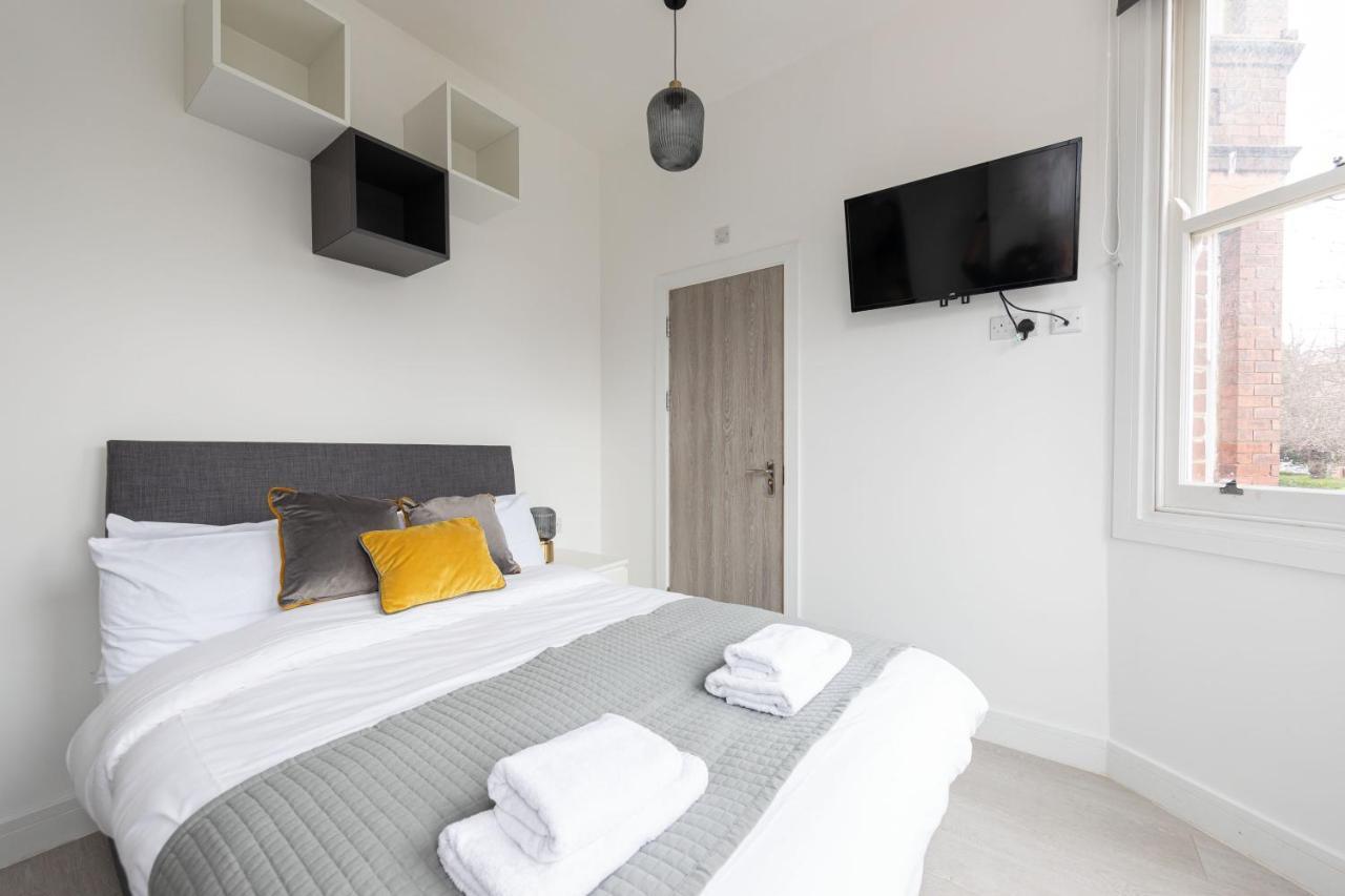 The Anson Hotel - Conveniently Located Sweet Space Near Transportation Stations Londra Esterno foto